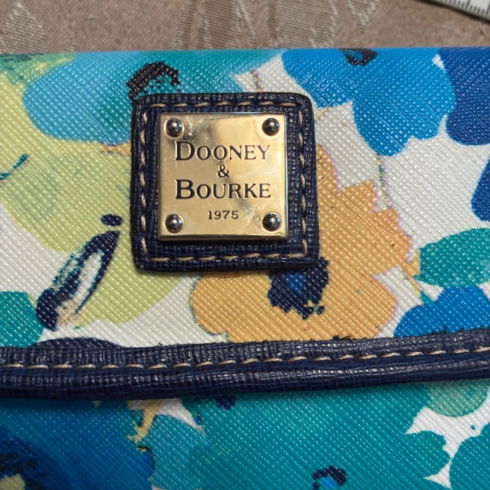 Dooney & Bourke  Somerset Watercolor Continental Clutch Wallet Flap Snap - Picture 3 of 9